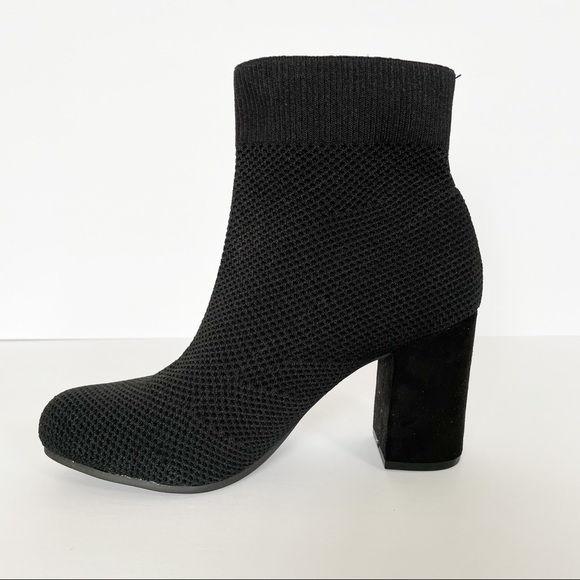 Seven Dials Women Bootie Teatime Closed Toe Ankle Boots Black Slip On 9.5 Fabric - Picture 3 of 10